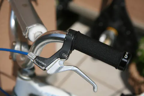 ルイガノ LGS-J12 ハンドルグリップ交換 featured image