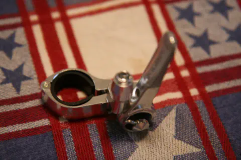 1.5mmゴムシートで隙間埋め