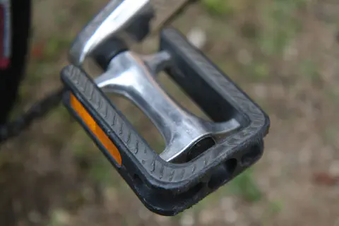 回転が渋くなったプラスチックのペダル