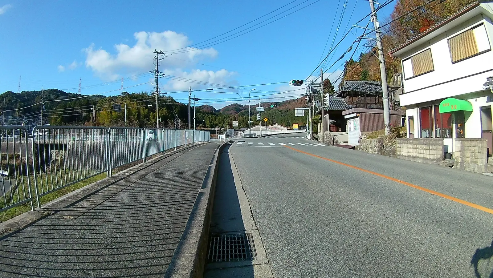 府道605号との交差点