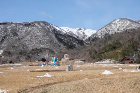 雪の溶けたスキー場