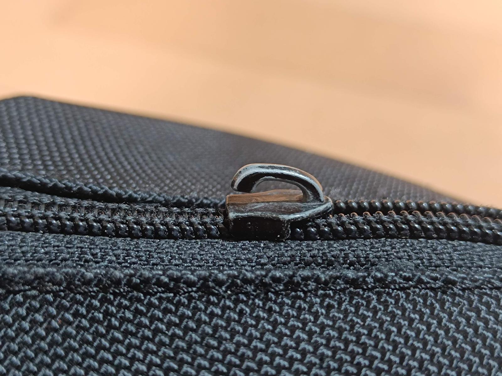 引き手の取れたスライダ